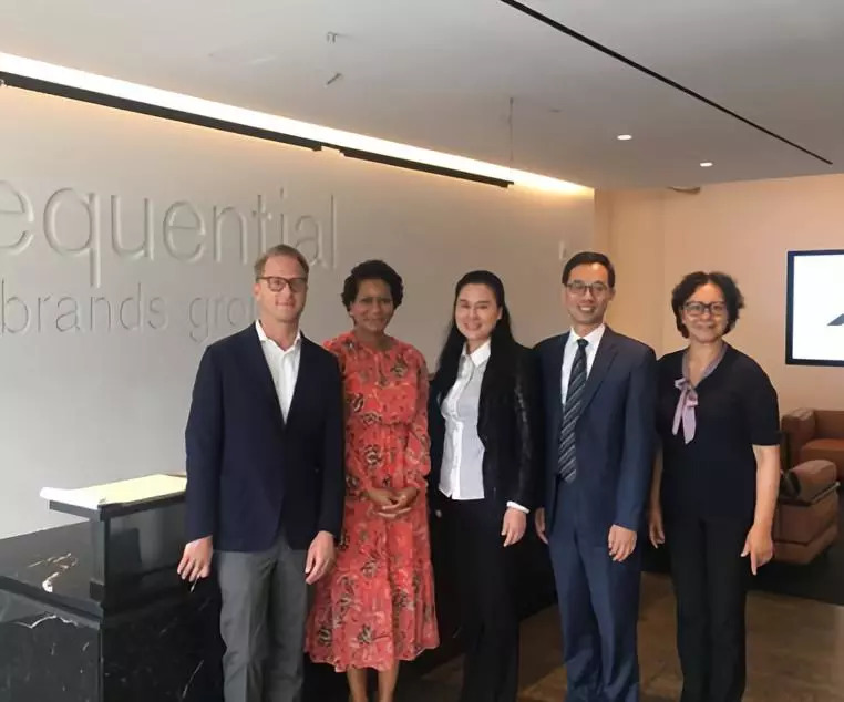 2018年5月,美國上市家政公司martha stewart誠摯邀請三替集團董事長陶曉鶯一行赴美進行商務洽談,已達成戰略合作意向.jpg 2018年5月,美國上市家政公司martha stewart誠摯邀請三替集團董事長陶曉鶯一行赴美進行商務洽談,已達成戰略合作意向.jpg