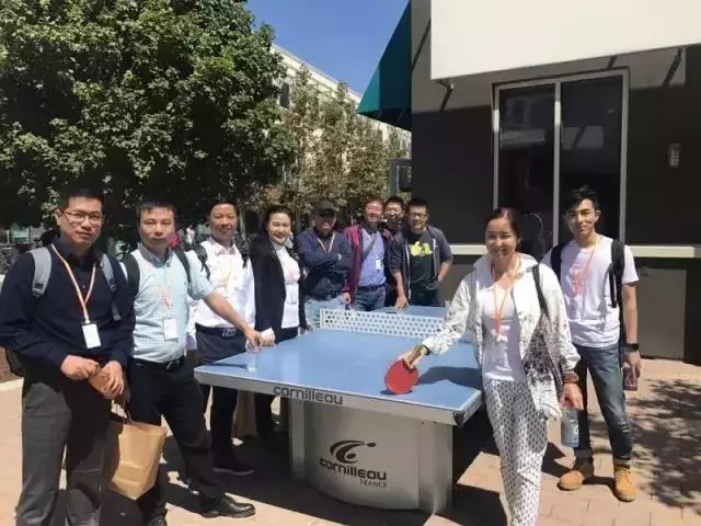 陶曉鶯董事長隨代表團到Facebook參觀考察(據說扎克伯格在工作閑暇之余會來此打乒乓).jpg 陶曉鶯董事長隨代表團到Facebook參觀考察(據說扎克伯格在工作閑暇之余會來此打乒乓).jpg