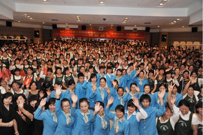 三替累計為數以萬計下崗失業的外來務工人員提供免費就業及免費培訓.jpg 三替累計為數以萬計下崗失業的外來務工人員提供免費就業及免費培訓.jpg