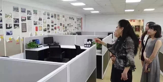 陶董邀媒體記者參觀三替集團總部.jpg 陶董邀媒體記者參觀三替集團總部.jpg