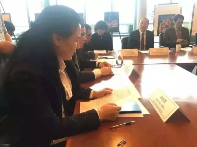 陶曉鶯董事長作為企業代表在美國參加“杭州遇見西雅圖”活動,并發表講話.jpg 陶曉鶯董事長作為企業代表在美國參加“杭州遇見西雅圖”活動,并發表講話.jpg